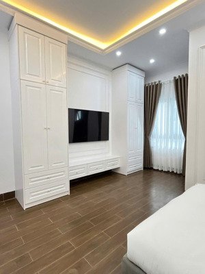 nhà đẹp đà lạt giá 9.3 tỷ kdc số 5 an sơn p4, 1 trệt 2 lầu, nội thất cao cấp, ô tô đậu trước nhà