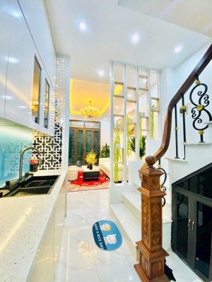 ở ngay! nhà mới tôn đức thắng- 5 tầng full nội thất- ngõ thông- sát oto