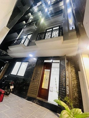 bán nhà tôn đức thắng, đống đa hơn 13 tỷ 48m2 7tầng thang máy, phân lô xây mới, giá đầu tư.