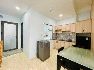 chính chủ khai trương căn hộ full nội thất pn tách bếp gần trung tâm và trường đại học lớn