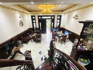 cần bán căn biệt thự sang trọng - cổ điển - thiết kế đẹp tại đường hoàng quốc việt, tp huế