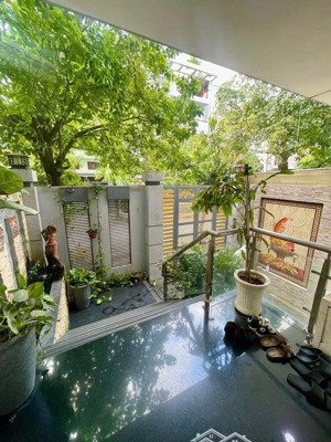 chính chủ bán biệt thự ngay đường phạm văn đồng, bình thạnh. diện tích: 6x20m, hầm 4 tầng chỉ 21 tỷ