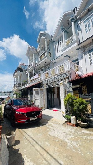 bán nhà mới ở liền 6,9tỷ full nội thất y hình 100%, 3 lầu đường xe hơi 7m thông 2 chiều ở nhà bè