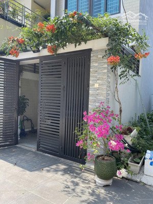 bán nhà tại đồng trì, 8,850 tỷ, 4pn, 4wc, nhà riêng đầy đủ nội thất. lh chủ nhà 