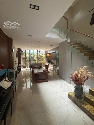bán biệt thự đường ca văn thỉnh p14 tân bình( 5x27m 5pn mới có thang máy) giá 24.5 tỷ tl