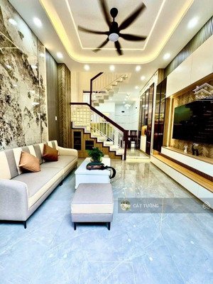 cực gấp! thái thịnh, 30m ra ô tô, 3 gác tránh, dân xây, ở sướng, 47m2*5t