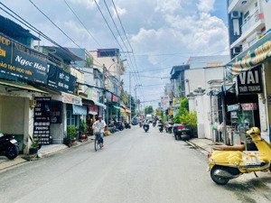 mặt tiền kinh doanh hà đặc - chợ chó p.trung mỹ tây dt:4x26m giá: 8.9 tỷ