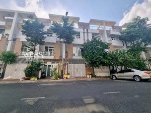 chủ cần bán gấp mt 20m đường tân kỳ tân quý,p,tân sơn nhì ,dt 5x23m 3 lầu +thang máy giá bán 18 tỷ