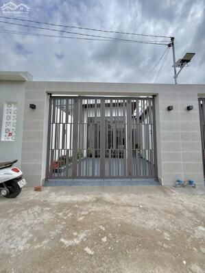 Nhà cấp 4 ngay khu dân cư hiện hữu Cách cổng chào Vĩnh Cửu chỉ 5p di chuyển