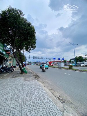 bán chdv cũ còn cứng cáp tiện cải tạo, 5.2x20, hẻm xe hơi thông trường chinh, 3 tầng, chỉ 77tr/m2