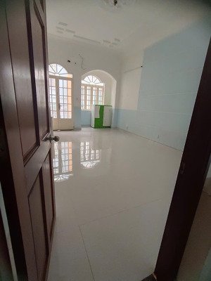 hẽm 5m thông vườn lài. dt 4x13m, 2 lầu. giá 7,5 tỷ, p tân thành