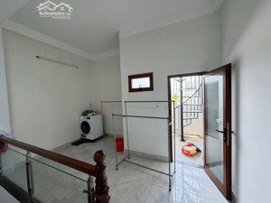 bán nhà 3 tầng mt lê văn hiến, bên cạnh bv 600 giường giá rẻ