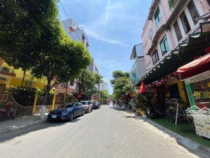 siêu rẻ - bán đất tặng nhà mặt tiền núi thành- sát ngã tư phan đăng lưu - dt 162m2 - ngang 6,4m