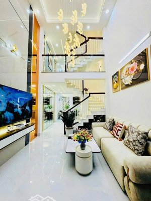 bán nhà mặt tiền kinh doanh sư vạn hạnh phường 12 quận 10, dt: 4.5x19m, 3 lầu, giá 35.5 tỷ