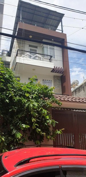 bán căn nhà đẹp mặt tiền đường 62 . p. thảo điền. vị trí đẹp .sinh sống ok