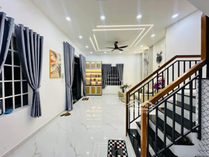 6.6 tỷ-bán nhà 52m2 ngay sát chợ bà chiểu -dt 5mx11m, trệt lầu đúc bct, nhà có hẻm hông thoáng mát