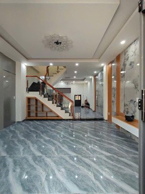 nhà ngộp ngân hàng, giá chỉ 3tỷ8, 3 tầng 4pn 4wc, đường nhựa 7m, sổ hồng đã hoàn công, an phú