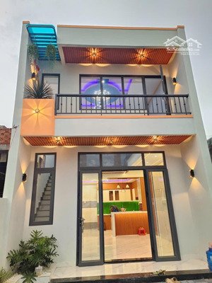 bán nhà giáp hóc môn .tphcm. mặt tiền đường đan, khu vực đông dân cư , tiện ích xung quanh đầy đủ