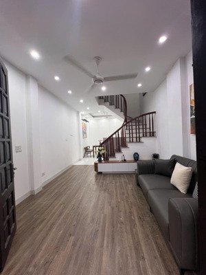 bán nhà riêng lô góc 4 tầng 1 tum 4 ngủ 3 vệ sinh ô tô đỗ cửa. ngô quyền - hà đông. giá tốt: 9.5 tỷ