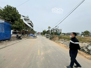 bán đất biệt thự vip mặt tiền 20m ngay cạnh ubnd bắc giang mặt hồ giá tốt 