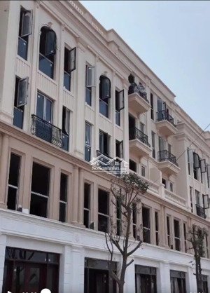 bán căn lk gần công viên lớn giá chỉ 19,5 tỷ, cam kết thông tin chính xác.