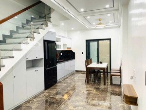 cho thuê nhà đẹp 6 ngủ full đồ tại phố văn cao - hải phòng - phù hợp chuyên gia nước ngoài