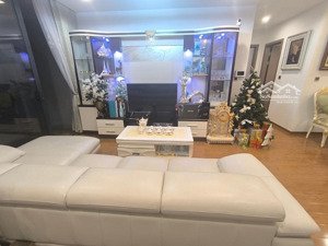 lô góc 2 mặt đường ô tô vỉa hè phố võ thị sáu hbt ở vip & xây toà v.phòng k.sạn view công viên