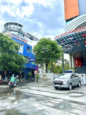 ngay sát q1 - hẻm 12 mét - lô góc không lộ giới - 7 tầng kiên cố - dòng tiền 54 triệu/ tháng- 17,xt