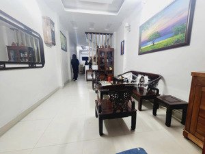 chỉ 10 tỷ có nhà cách phố đội cấn 10m, dt 48m2, 5 tầng full nội thất