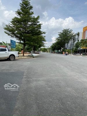 chủ bán lô 2 lô đất đường 30m khu dân cư khang điền q9 cũ giá 130tr/m2