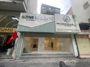 cho thuê cửa hàng mặt phố ngô thì nhậm 65m, mt 6.5m, mới đẹp, vỉa hè rộng