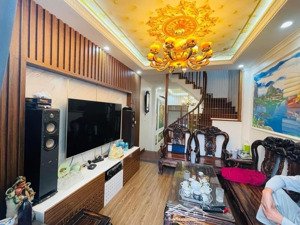 hiếm cầu giấy 54m2, 5 tầng - lô góc 3 thoáng - full nội thất - gần phố - ở ngay - chỉ hơn 9 tỷ