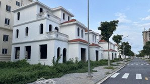 bán bt đơn lập sổ đỏ vĩnh viễn 264m2 giá tốt tại long beach luxury, trà cổ, móng cái, quảng ninh