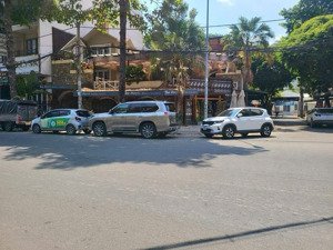 bán nhà mặt tiền giá rẻ mt lê văn việt - 19x37m(nở hậu) ctxd hầm 7 tầng. giá: 100 tỷ tl - thủ đức