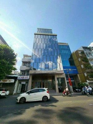 cần bán gấp định cư! bán tòa nhà rẻ nhất quận 1 có hầm 10 tầng, dt (15x35m) 4300m2 sàn, hđt 5%/năm