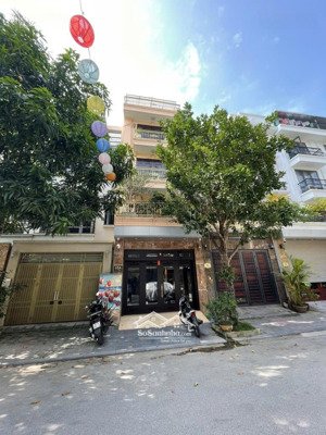 bán nhà kđt văn phú 100m2/5t/ mt 4.5m giá chỉ hơn 200tr/m2 - vỉa hè ô tô vào nhà - ô tô tránh nhau