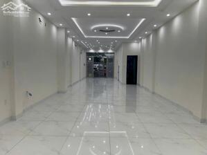 Nhà Cho Thuê 3 tầng trống suốt mặt tiền đường CHI LĂNG