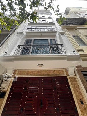 nguyễn lương bằng đống đa dt: 58m x 7tầng x mt5,2m vị trí kim cương -phân lô ôtô chạy vòng quanh