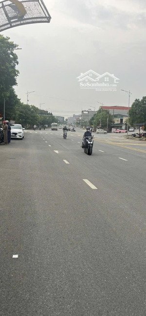 đất kinh doanh sầm uất nhất mặt đường nguyễn tất thành