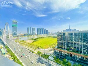 Căn hộ bán tại The Metropole - Opera Residence tầng cao gồm 2 phòng ngủ với diện tích 76m2