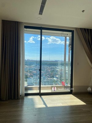 cần bán căn 30m2 sutudio nội thất cơ bản view sông hồng giá 2,5 tỷ bao phí solforet - ecopark