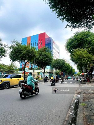 chủ nhà kẹt cần bán nhanh dt 7.5 x 16m khu siêu sang hxh sư vạn hạnh giá : 23 tỷ tl