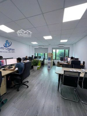 cho thuê văn phòng mới xây dựng 196 đường cầu giấy diện tích 75m giá thuê 15 triệu lh:0977306046