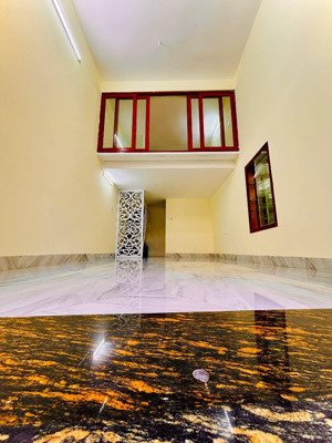 bán nhà minh khai , lô góc 2 mặt thoáng , vf3 đỗ cửa , dt sổ 23m , sdtt 35m