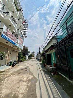 nhà ngộp thạnh xuân khu vip 1t1l, gần chợ đường, full tc, shr, đường ô tô