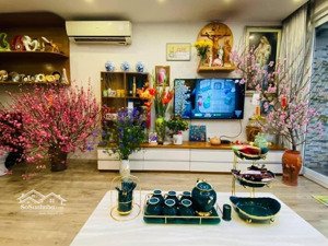 chính chủ bán chcc tại phú gia - 2n2w - giá 8,3 tỷ - dt 98,8m2 - full nội thất cao cấp - sổ đỏ gd