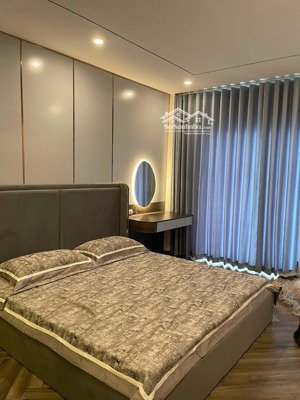 định công, hoàng mai, 32mx6t - 8tỷ, gần phố, cách 15m ra ô tô tránh thang máy, nội thất 5 sao.