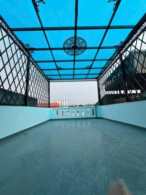 nhà đẹp căn hộ cho thuê đỗ nhuận diện tích 150m2,9 tầng thang máy , mt 10, cho thuê 200tr/1 tháng