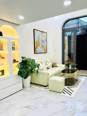 nhỉnh 11 tỷ có ngay nhà 4 tầng - 100m2 - trường chinh - bàu cát - tân bình - ngay chợ tân bình