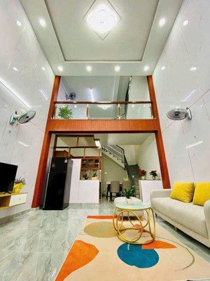 nhà 3 tầng btct siêu xinh, 41m2 (4,5x9m), 4pn, 3wc, hxh, gần bệnh viện q12, giá rẻ chỉ 4.3 tỷ tl